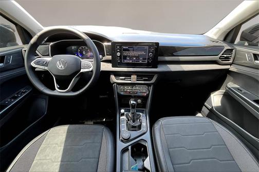 2025 Volkswagen Taos 1.5T SE Black