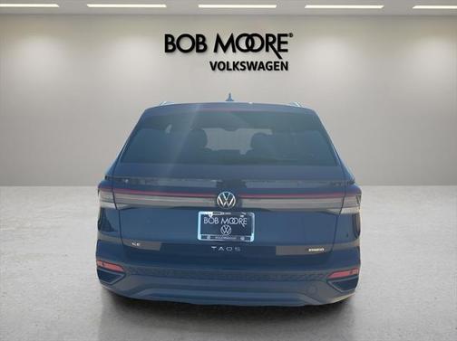 2025 Volkswagen Taos 1.5T SE Black