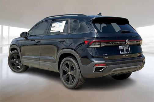 2025 Volkswagen Taos 1.5T SE Black