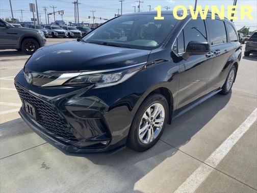 2023 Toyota Sienna XSE 7 Passenger