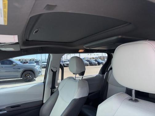 2023 Toyota Sienna XSE 7 Passenger