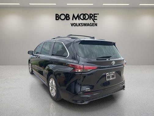 2023 Toyota Sienna XSE 7 Passenger