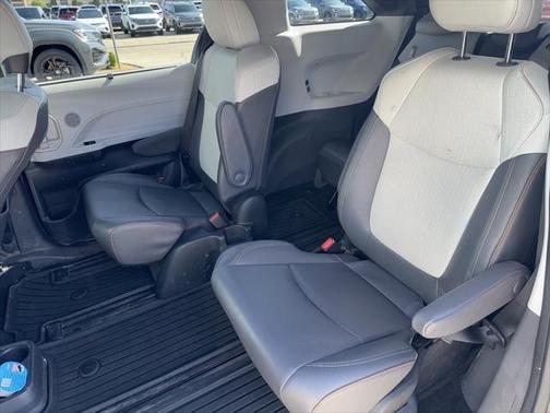 2023 Toyota Sienna XSE 7 Passenger