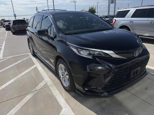 2023 Toyota Sienna XSE 7 Passenger