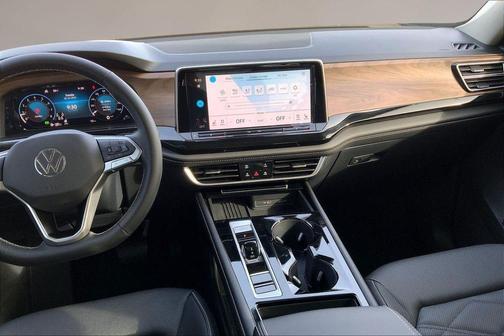 pure gray 2026 Volkswagen Atlas 2.0T SE w/Technology