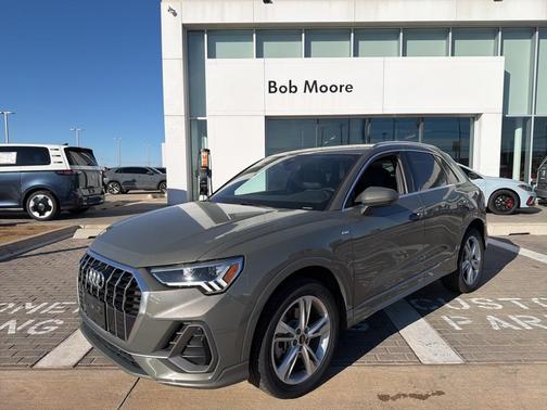 2023 Audi Q3 Premium 45 TFSI S line quattro Tiptronic