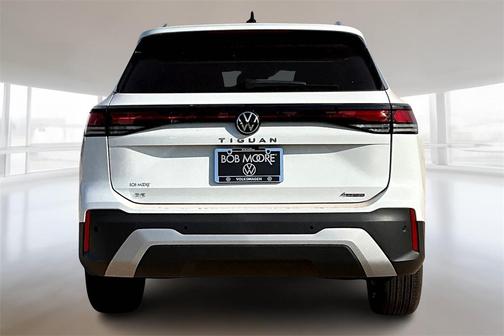 2025 Volkswagen Tiguan 2.0T SE 4MOTION