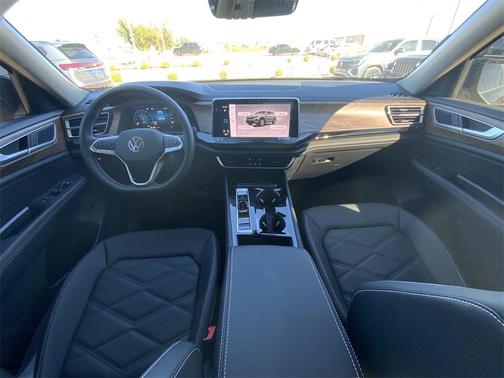 2026 Volkswagen Atlas 2.0T SE w/Technology 4MOTION