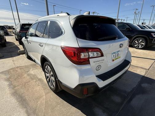 2019 Subaru Outback 2.5i Touring