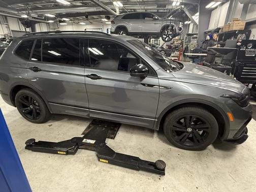 2024 Volkswagen Tiguan 2.0T SE R-Line Black 4MOTION