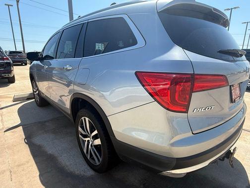 Lunar Silver Metallic 2018 Honda Pilot Elite