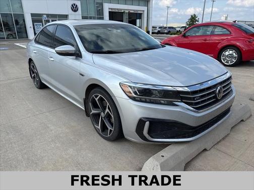 2020 Volkswagen Passat 2.0T R-Line