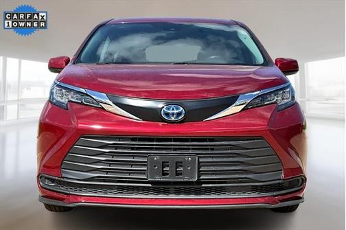 2022 Toyota Sienna LE