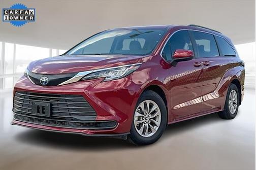 2022 Toyota Sienna LE