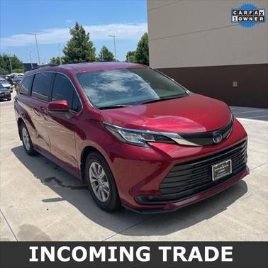 2022 Toyota Sienna LE