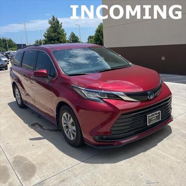 2022 Toyota Sienna LE