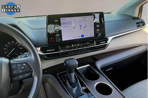 2022 Toyota Sienna LE