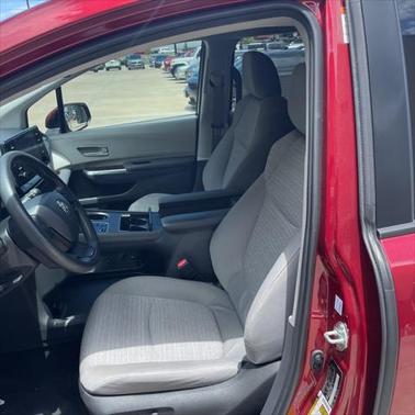 2022 Toyota Sienna LE
