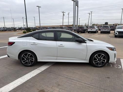 2025 Nissan Sentra SR