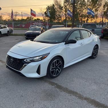 Aspen White Tricoat/Super Black 2025 Nissan Sentra SR