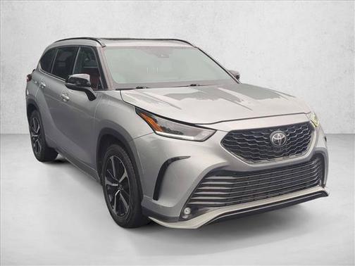 Celestial Silver Metallic 2021 Toyota Highlander XSE