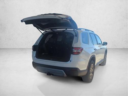 Platinum White Pearl 2025 Honda Pilot TrailSport