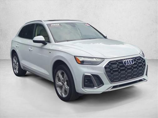 Glacier White Metallic 2023 Audi Q5 45 S line Prestige