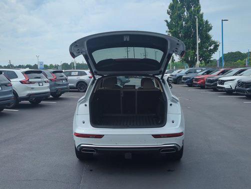 Glacier White Metallic 2023 Audi Q5 45 S line Prestige