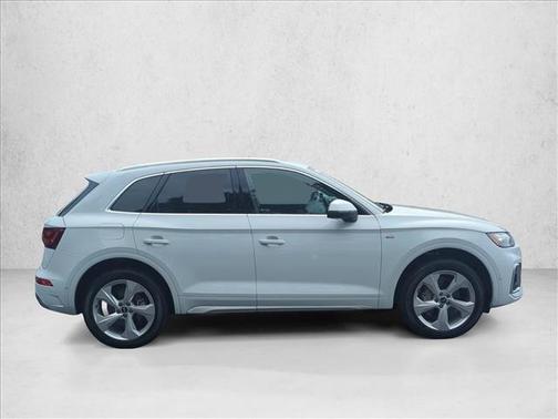 Glacier White Metallic 2023 Audi Q5 45 S line Prestige