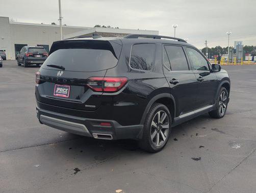 2024 Honda Pilot Touring 8-Passenger