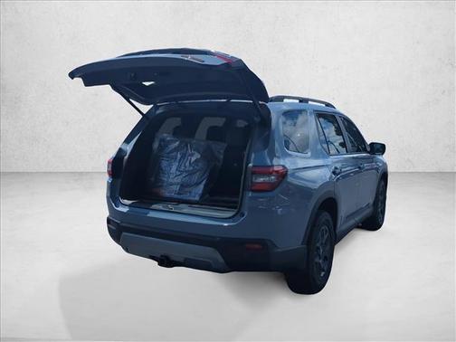 Crystal Black Pearl 2026 Honda Pilot TrailSport