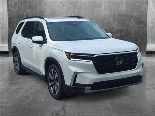 2025 Honda Pilot Touring 8-Passenger