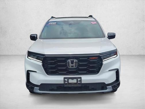 Platinum White Pearl 2024 Honda Pilot TrailSport