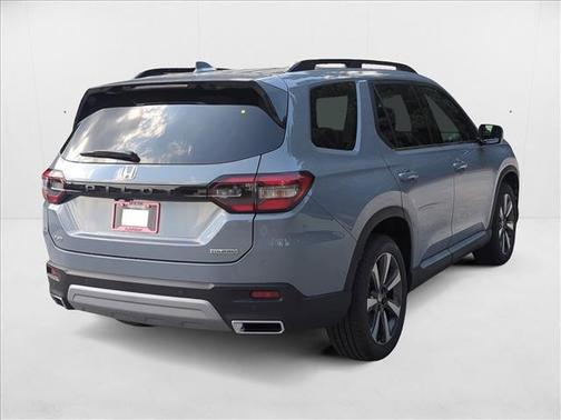 2025 Honda Pilot Touring 8-Passenger