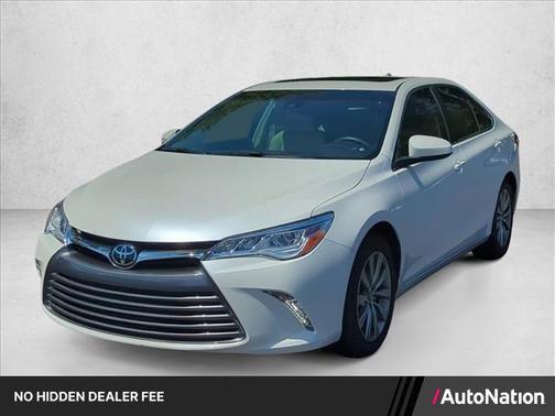 Blizzard Pearl 2016 Toyota Camry XLE