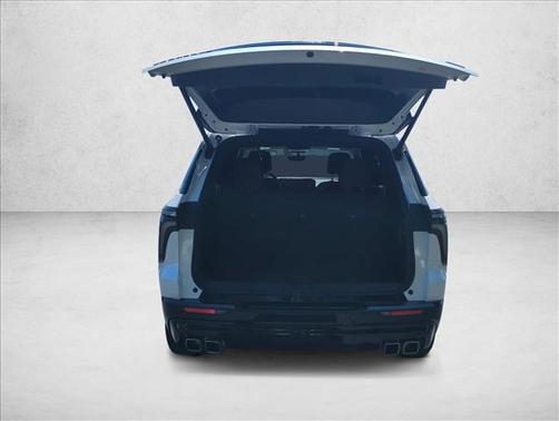 Iridescent Pearl Tricoat 2024 Chevrolet Traverse RS