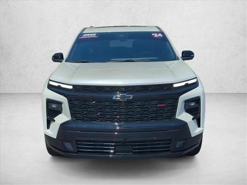 Iridescent Pearl Tricoat 2024 Chevrolet Traverse RS