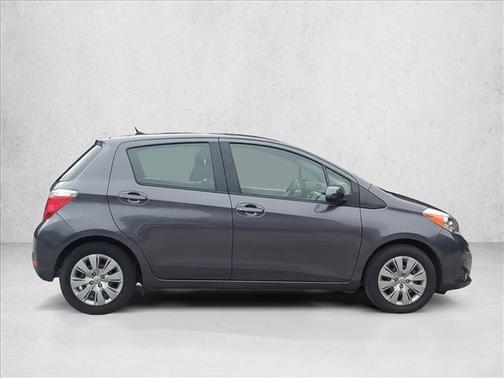 2013 Toyota Yaris LE