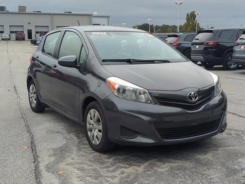 2013 Toyota Yaris LE
