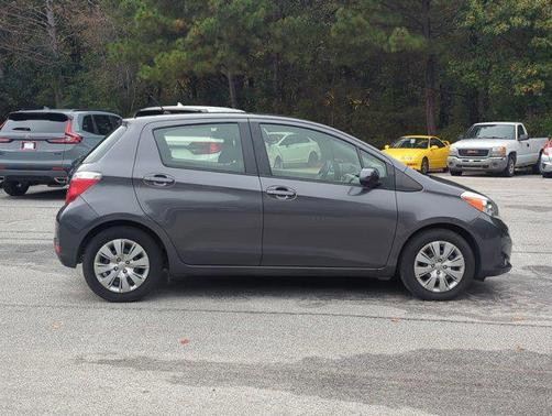 2013 Toyota Yaris LE
