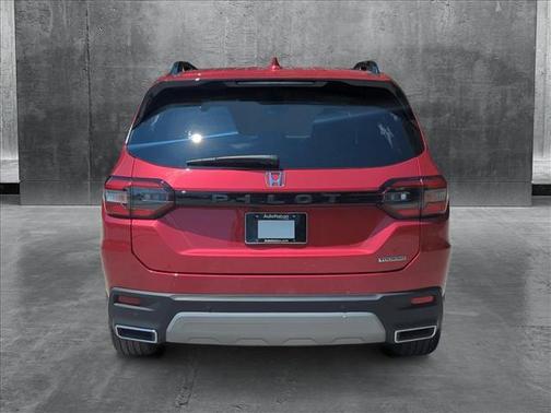 2025 Honda Pilot Touring 8-Passenger