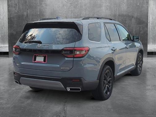 2025 Honda Pilot Touring 8-Passenger