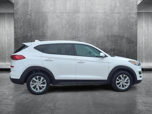 2021 Hyundai TUCSON SE
