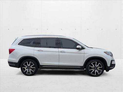 2022 Honda Pilot Touring 8-Passenger