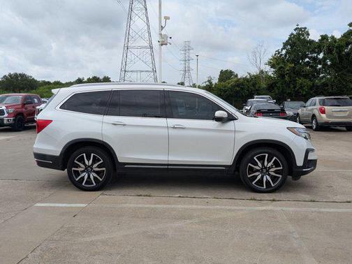 2022 Honda Pilot Touring 8-Passenger