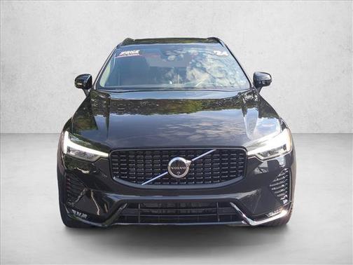 Onyx Black Metallic 2024 Volvo XC60 B5 Ultimate Dark Theme