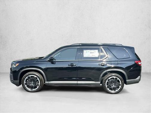 Crystal Black Pearl 2026 Honda Pilot Touring 8-Passenger