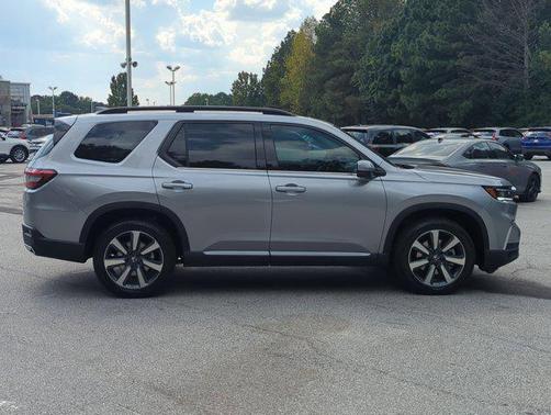 2025 Honda Pilot Touring 8-Passenger