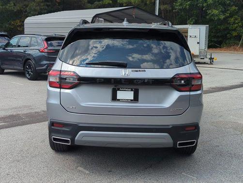 2025 Honda Pilot Touring 8-Passenger