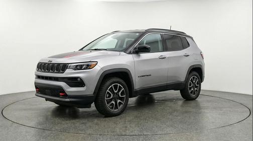 Silver Zynith Metallic Clearcoat 2025 Jeep Compass Trailhawk